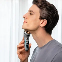 Afeitadora Cecotec Bamba PrecisionCare Titanium Perfectcut 8W acero inoxidable gris