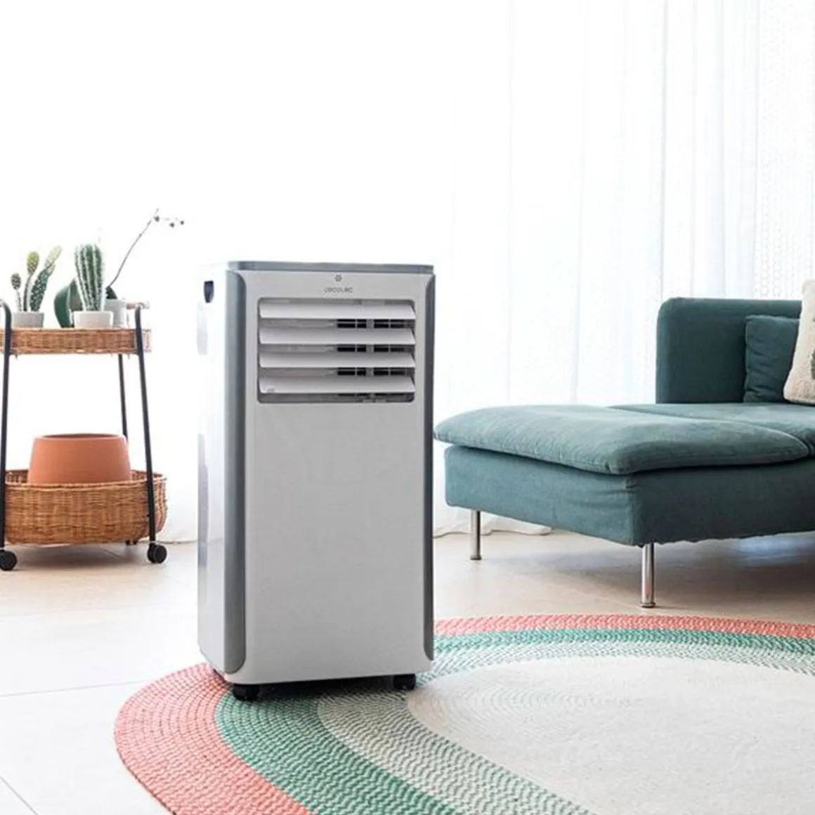 Aire acondicionado portátil Cecotec ForceClima 9500 Soundless Heating Connected con mando + wifi 1010W 9000btu A blanco/inox