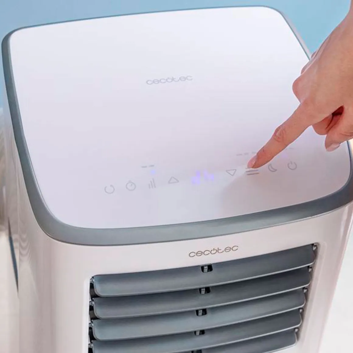 Aire acondicionado portátil Cecotec ForceClima 7400 Soundless Touch 7000BTU 4 modos 2 velocidades con ruedas A blanco