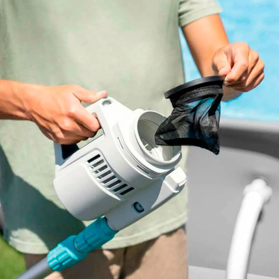 Aspirador de piscina Intex manual con accesorios batería recargable