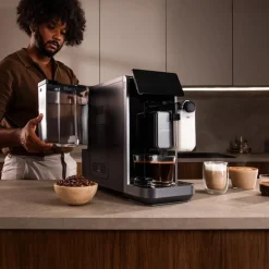 Cafetera automática Cecotec Cremmaet Lungo Latte 19 bares 2L molinillo negro