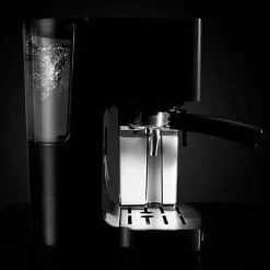 Cafetera Cecotec Power Instant-ccino 20 con depósito de leche
