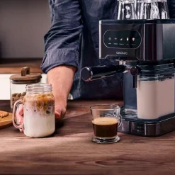 Cafetera semiautomática Cecotec Power Espresso 20 Coldbrew latte 1350W 1,5L pantalla táctil negro