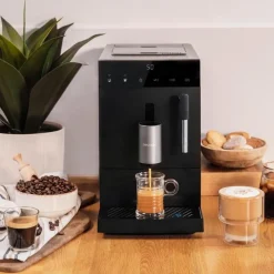 Cafetera super automática Cecotec Cremmaet Commpact Steam vaporizador orientable 1,1L negro