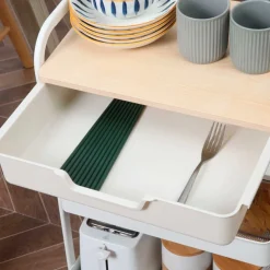 Carrito de cocina auxiliar Homcom 3 niveles 1 cajón 2 cestas con ruedas blanco 75,6x43,9x60,5 cm