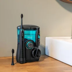 Centro de estación dental Cecotec ToothCare Jet Clean con cepillo dental eléctrico 7 cabezales 600 ml