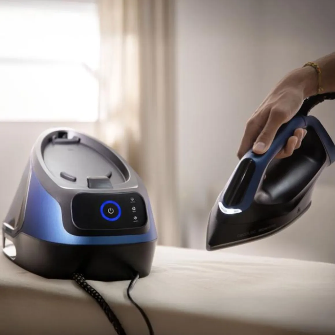 Centro de planchado Cecotec IronHero H-3000 3000W 155 g/min azul