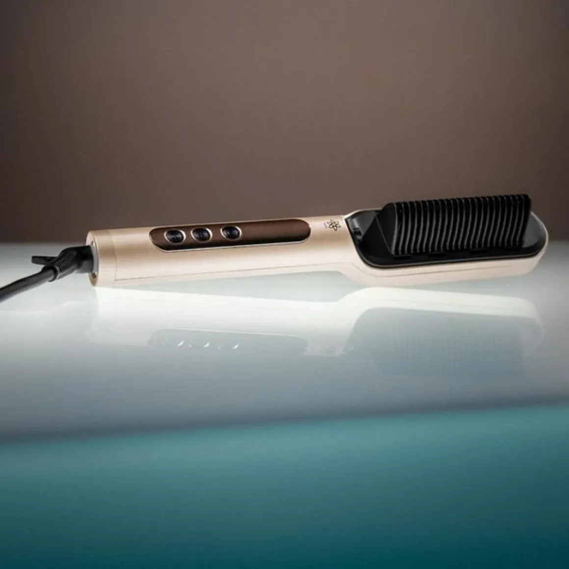 Cepillo alisador Cecotec InstantCare Lisse IonTech 9 temperaturas revestimiento cerámico beige