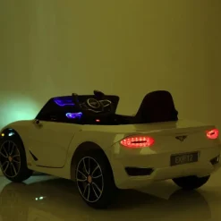Coche eléctrico 2 modos de control con música +3 años 108x60x43 cm blanco