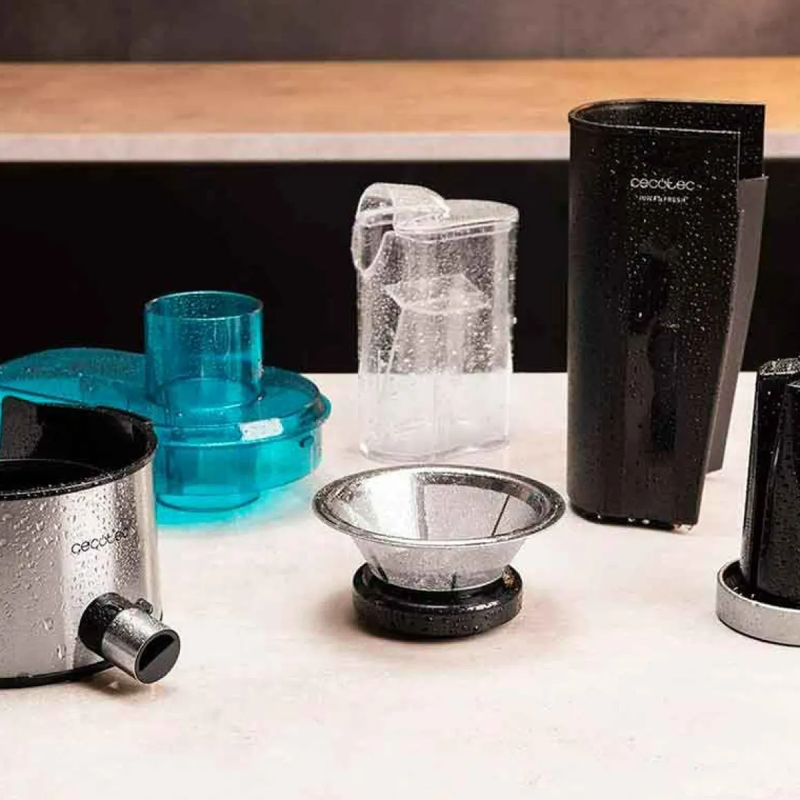 Licuadora orbital Juice&Fresh 400 Titan Black Cecotec 400W 2000 rpm 2 velocidades inox/negro