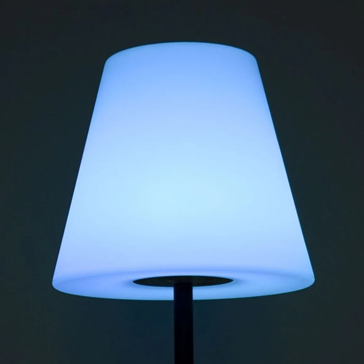 Lámpara de pie Biana Lumit portátil LED RGB con USB + mando blanco Ø34x150 cm