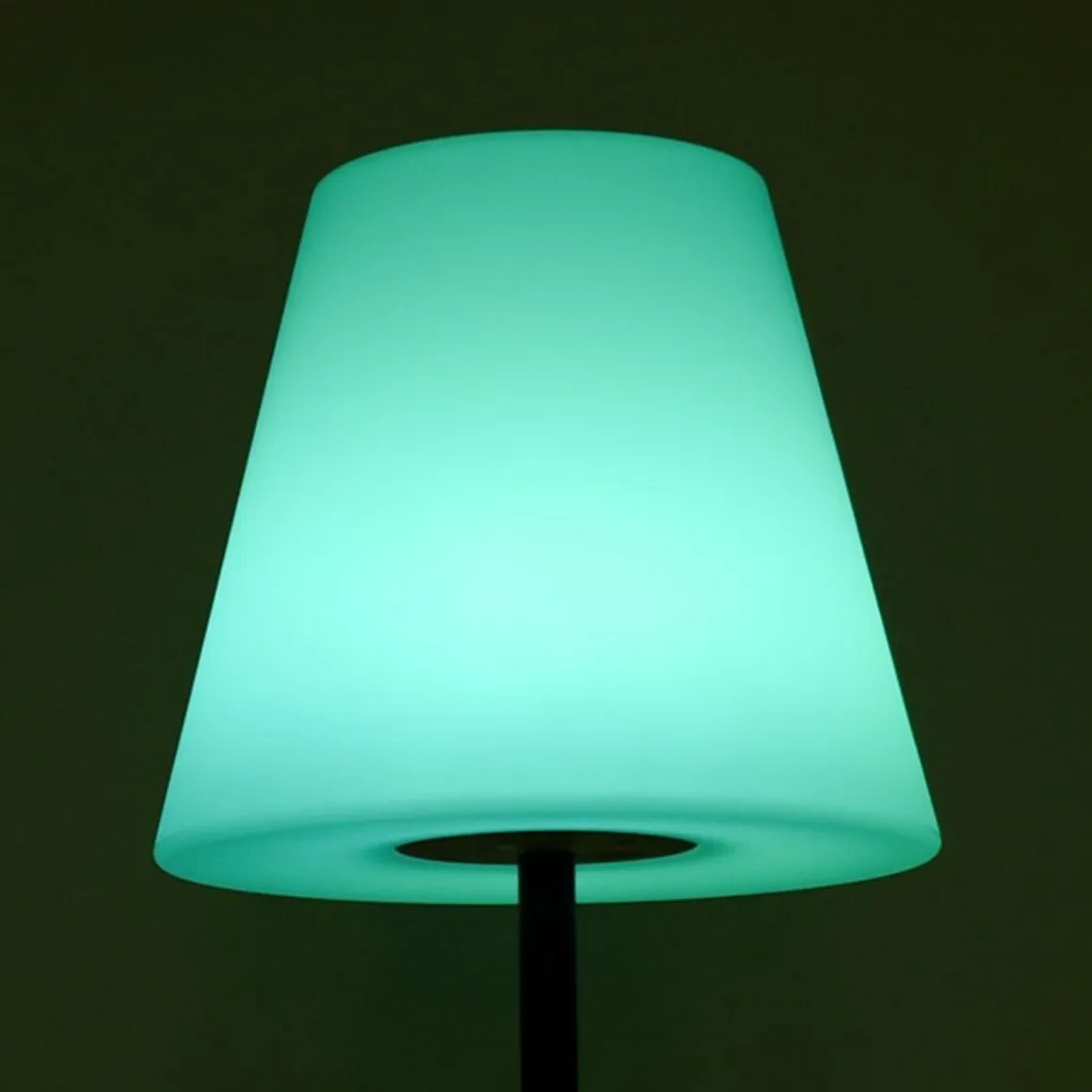 Lámpara de pie Biana Lumit portátil LED RGB con USB + mando blanco Ø34x150 cm