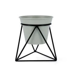 Macetero MOA Vinthera con base triangular verde claro 15x14,5x12,5 cm