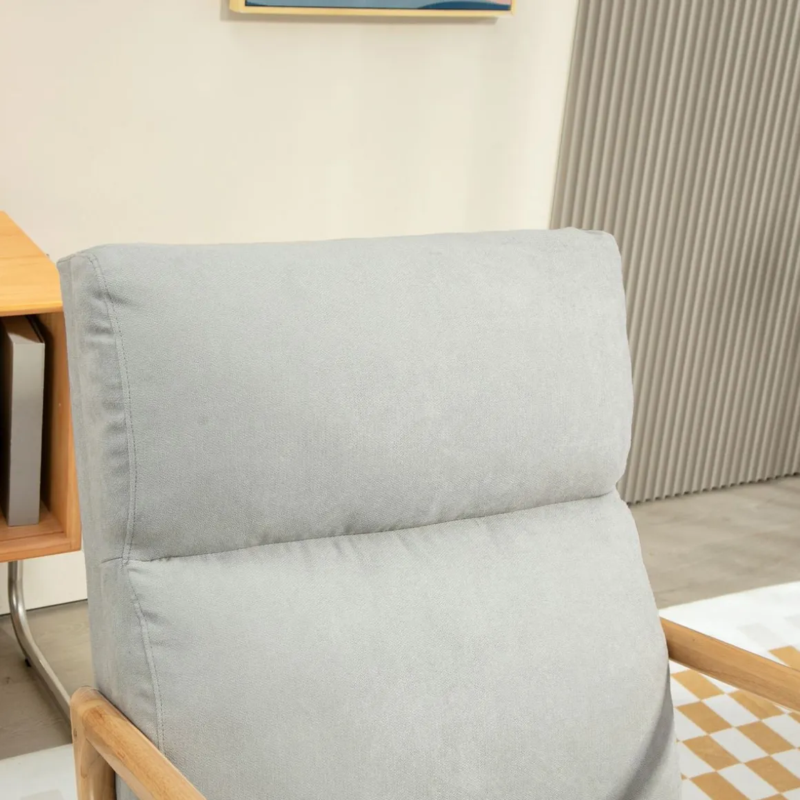 Mecedora Tánger Homcom respaldo acolchado + reposabrazos gris/natural 94,5x65x87 cm