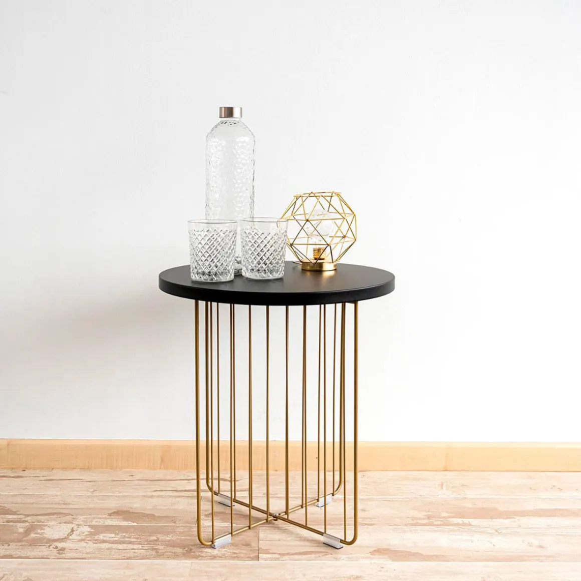 Mesa auxiliar MOA Vinthera forma redonda negro Ø44x47,8 cm