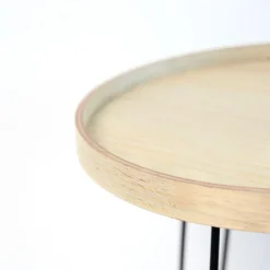 Mesa auxiliar MOA Vinthera patas acero negro/natural 48x40 cm