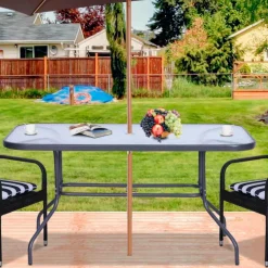 Mesa de jardín Outsunny con orificio para sombrilla gris carbón 70x120x80 cm