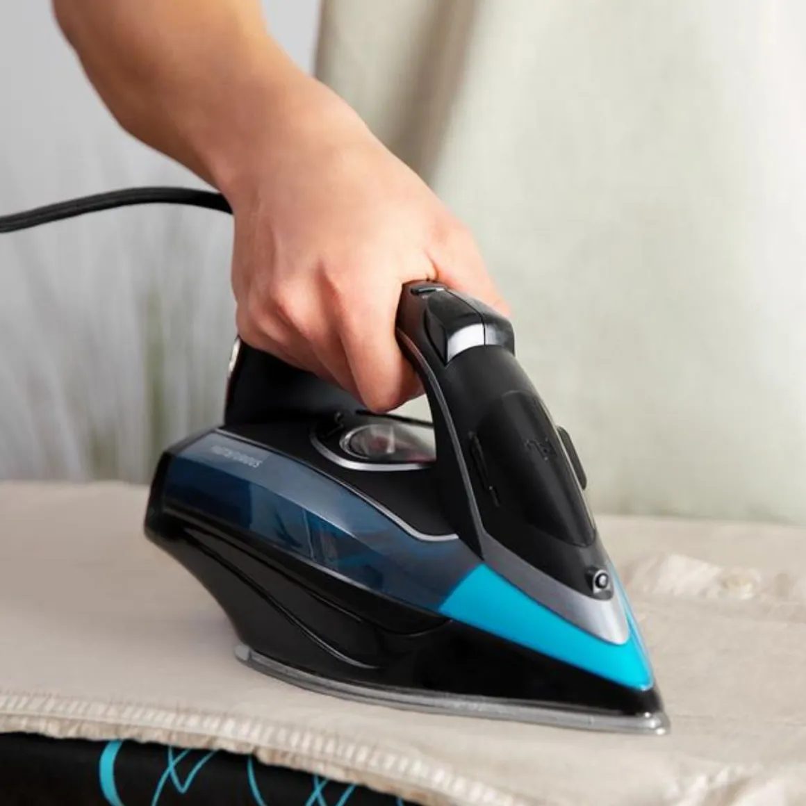 Plancha de vapor Cecotec Fast&Furious 6060 Ultra 3100W 75 g/min negro