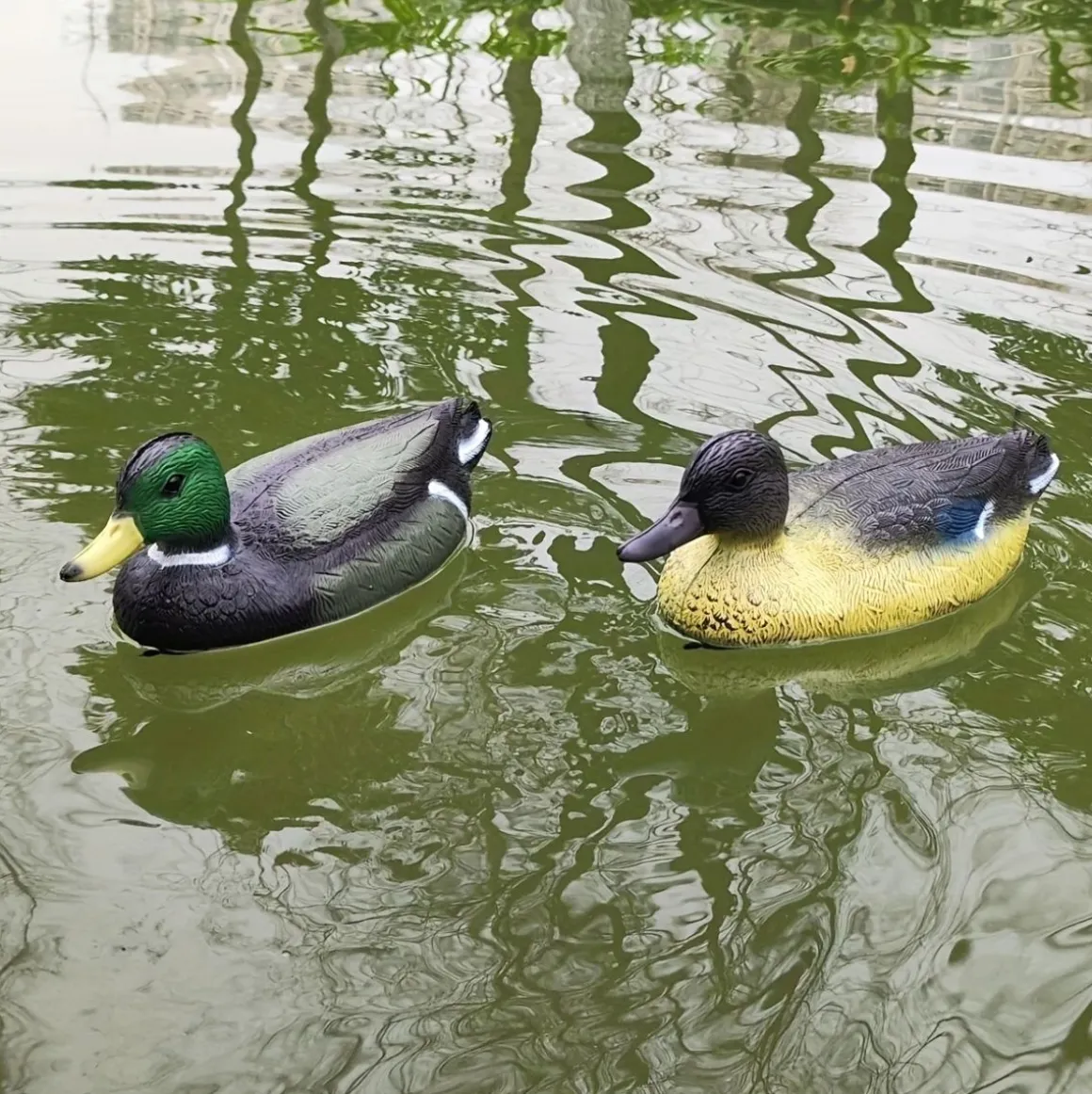 Señuelo Pato flotante 15x15x36 cm