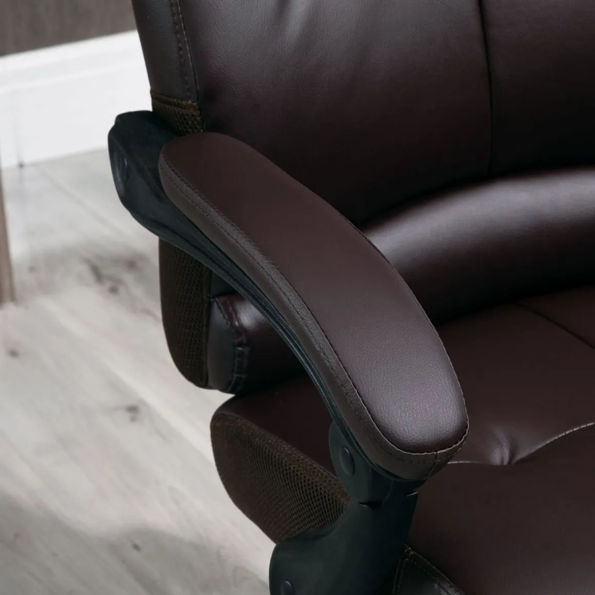 Silla de oficina Ryton Vinsetto reclinable con altura ajustable marrón 118-125x65x65 cm