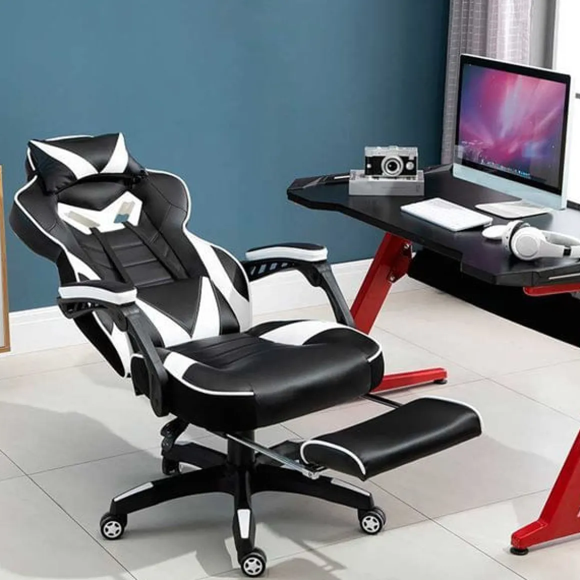 Silla gaming regulable con reposapiés