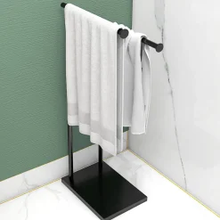 Toallero de pie Excalibur Homcom forma L 2 barras para colgar metal negro 78x35,5x20 cm