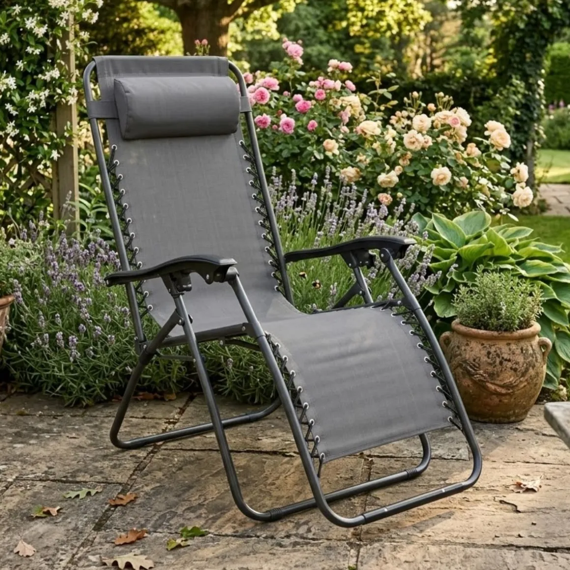 Tumbona relax Gravity reclinable con cojín 110x65x90 cm